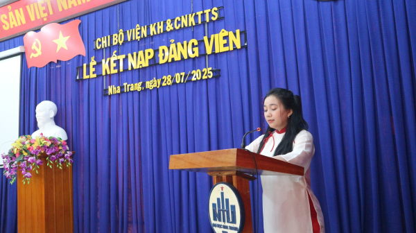 Lễ kết nạp đảng viên mới cho quần chúng ưu tú Mai Thị Trúc Tâm và Nguyễn Tất vũ