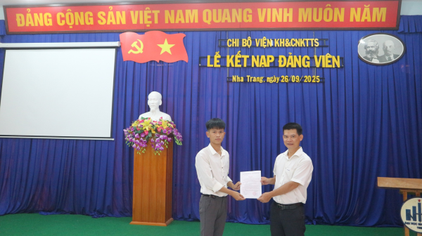 Lễ kết nạp đảng viên mới cho quần chúng ưu tú Mai Thị Trúc Tâm và Nguyễn Tất vũ