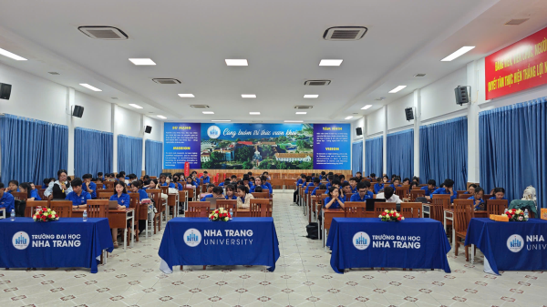 Tập huấn ứng dụng chatgpt & gemini trong học tập cho sinh viên Viện Khoa học và Công nghệ Khai thác Thủy sản