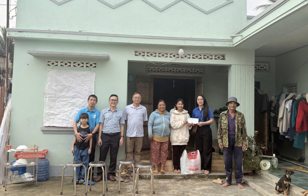 Đồng hành cùng sinh viên sau bão lũ