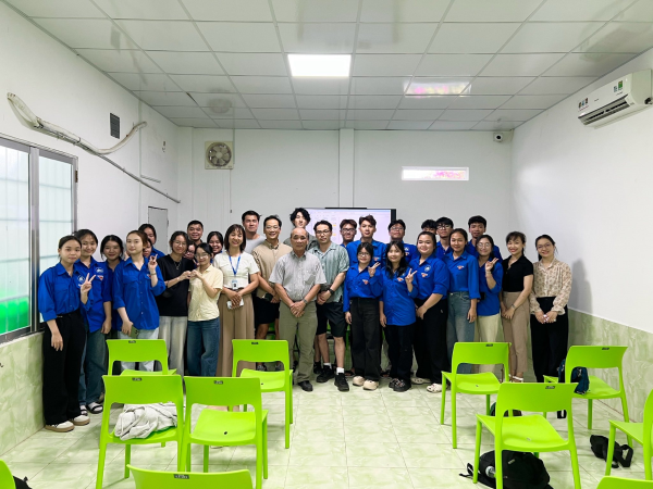 SINH VIÊN NĂM NHẤT TRẢI NGHIỆM THỰC TẾ TẠI DOANH NGHIỆP – GẮN KẾT LÝ THUYẾT VỚI THỰC TIỄN