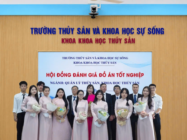 Tất cả sinh viên bảo vệ thành công đồ án tốt nghiệp của mình, kết quả từ khá trở lên