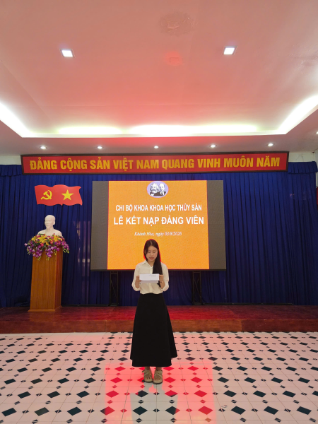 Chi bộ Khoa Khoa học Thủy sản kết nạp 03 đảng viên mới