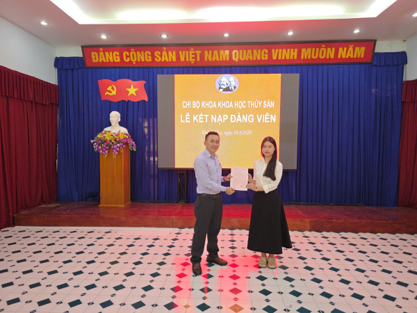 Chi bộ Khoa Khoa học Thủy sản kết nạp 03 đảng viên mới