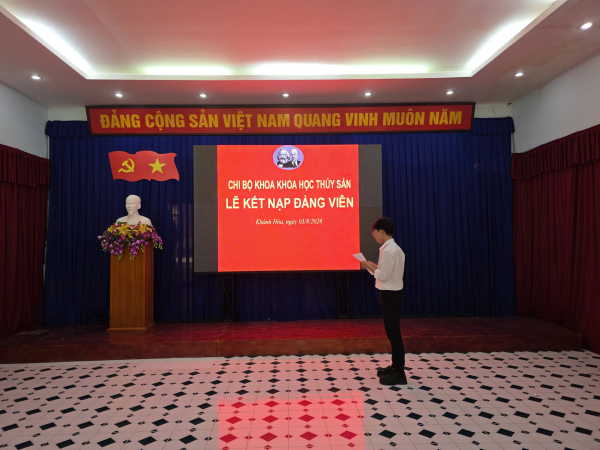 Chi bộ Khoa Khoa học Thủy sản kết nạp 03 đảng viên mới