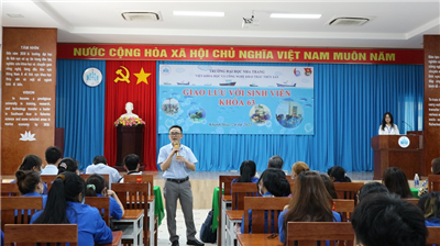 Buổi giao lưu với tân sinh khoá 63