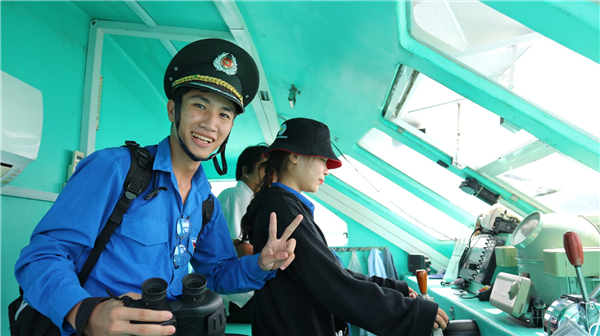 Sinh viên K63 ngành Quản lý thuỷ sản và Khai thác thuỷ sản tham quan học tập tại Khu bảo tồn biển Hòn Mun