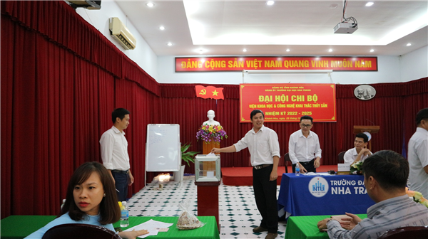 Tổ chức thành công Đại hội Chi bộ viện Khoa học và công nghệ Khai thác thủy sản nhiệm kỳ 2022-2025.