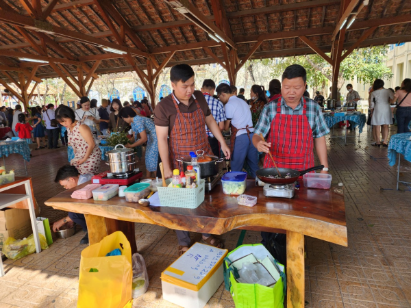 HỘI THI NẤU ĂN NGÀY 8/3