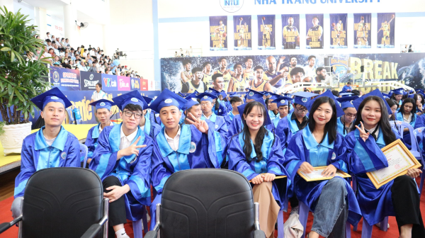 LỄ TỐT NGHIỆP ĐẠI HỌC KHÓA 61
