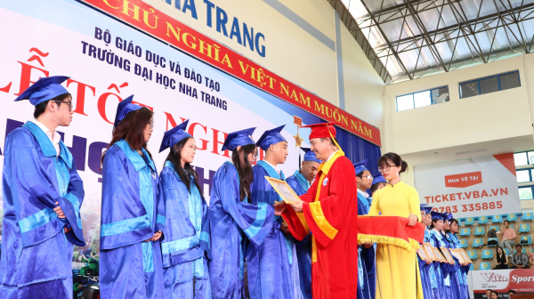 LỄ TỐT NGHIỆP ĐẠI HỌC KHÓA 61