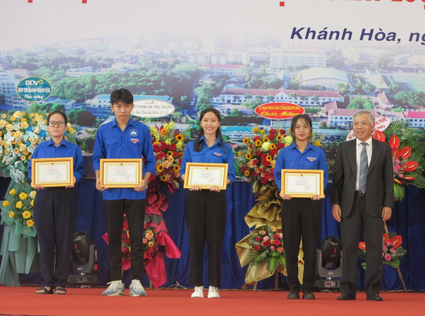 Trường ĐH Nha Trang tổ chức Lễ khai giảng năm học 2023 – 2024 và công bố quyết định công nhận đạt chuẩn kiểm định giáo dục lần thứ 3