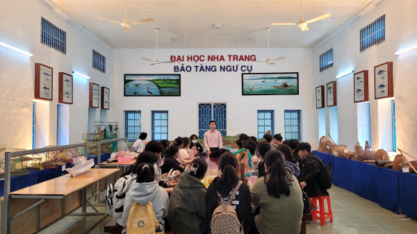 THAM QUAN BẢO TÀNG NGƯ CỤ - SINH VIÊN K65