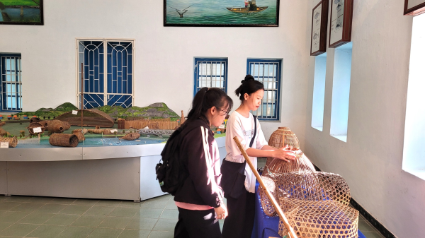 THAM QUAN BẢO TÀNG NGƯ CỤ - SINH VIÊN K65