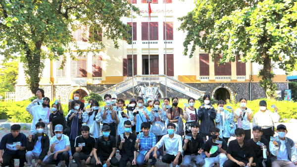 THAM QUAN THỰC TẾ TẠI CẢNG CÁ HÒN RỚ VÀ VIỆN HẢI DƯƠNG HỌC NHA TRANG 