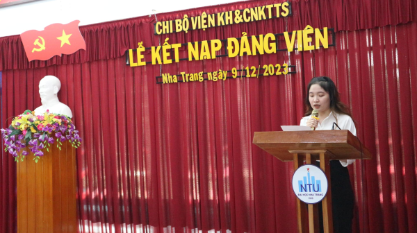 02 SINH VIÊN NGÀNH QUẢN LÝ THUỶ SẢN ĐƯỢC KẾT NẠP ĐẢNG VIÊN VÀO NĂM 3 ĐẠI HỌC