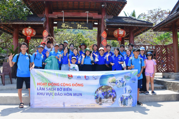 THẢ HƠN 72.000 CON TÔM, CUA TÁI TẠO NGUỒN LỢI THỦY SẢN VỊNH NHA TRANG