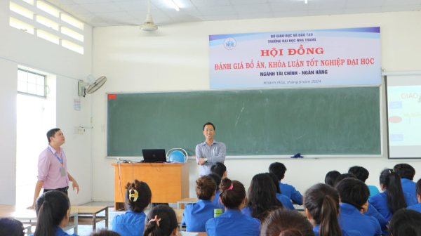 GIAO LƯU CHUYÊN MÔN CÙNG CỰU SINH VIÊN