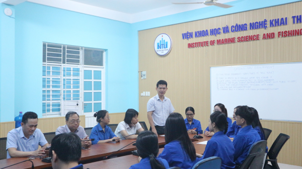 Xuân Yêu Thương 2025 -  Trao quà cho sinh viên có hoàn cảnh đặc biệt khó khăn