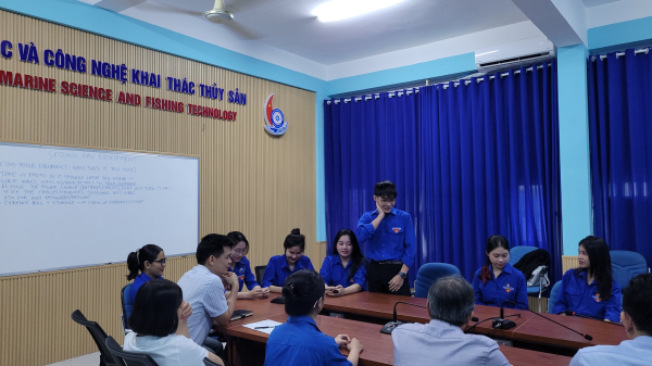 Xuân Yêu Thương 2025 -  Trao quà cho sinh viên có hoàn cảnh đặc biệt khó khăn