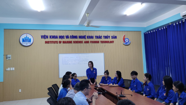 Xuân Yêu Thương 2025 -  Trao quà cho sinh viên có hoàn cảnh đặc biệt khó khăn