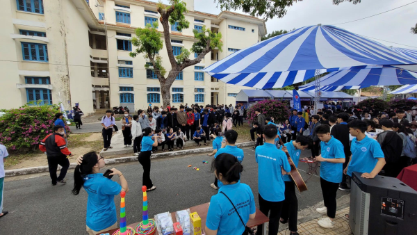 NGÀY HỘI TƯ VẤN TUYỂN SINH 2025