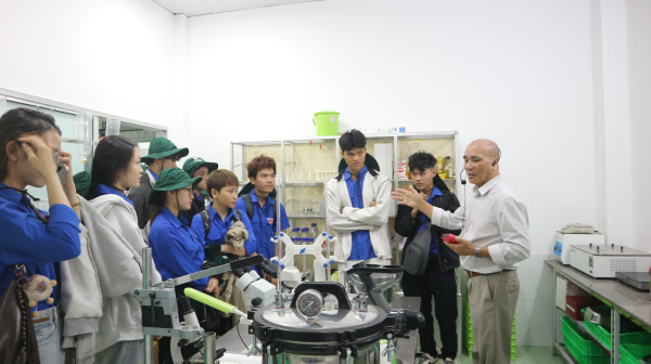 Khoá 66 tham quan ngoại khóa tại Trung tâm phát triển công nghệ rong biển – Công ty TNHH Trí Tín.