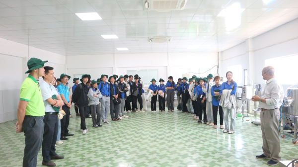 Khoá 66 tham quan ngoại khóa tại Trung tâm phát triển công nghệ rong biển – Công ty TNHH Trí Tín.