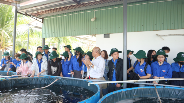 Khoá 66 tham quan ngoại khóa tại Trung tâm phát triển công nghệ rong biển – Công ty TNHH Trí Tín.