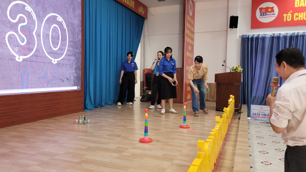 RUNG CHUÔNG VÀNG LẦN 3 – BÙNG NỔ TRI THỨC – KẾT NỐI ĐAM MÊ BIỂN CẢ