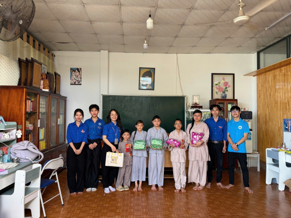 CHƯƠNG TRÌNH "KẾT NỐI YÊU THƯƠNG" NHÂN DỊP TẾT THIẾU NHI 1-6