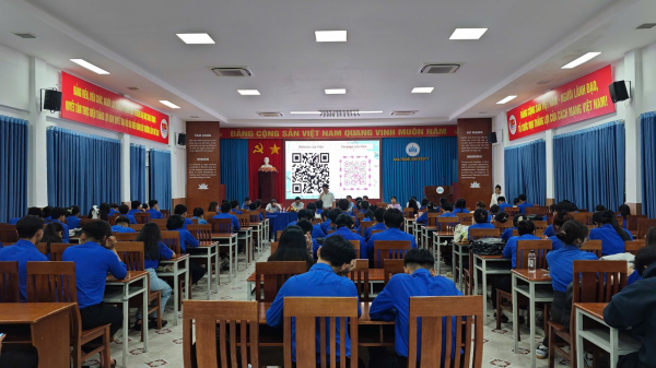 Chào cờ tháng 9 và chào đón tân sinh viên K67