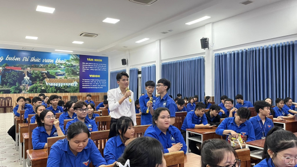 Chào cờ tháng 9 và chào đón tân sinh viên K67